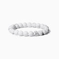 Pietra Bracelet in Weiss marmoriert – Perlenarmband mit 8-mm-Perlen auf hellem Hintergrund